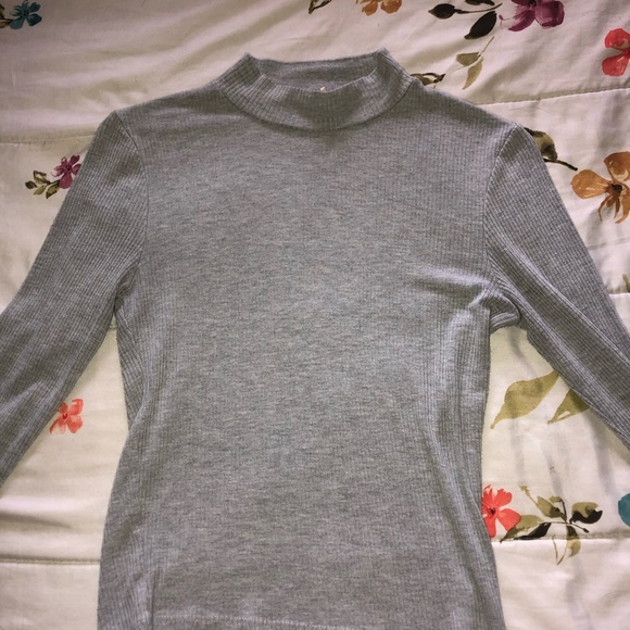 Grey turtle neck - Picture 2 of 3